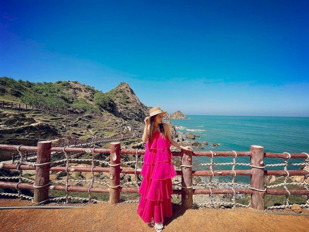 The stunning scenery of Eo Gio is perfect for capturing memorable moments through photography